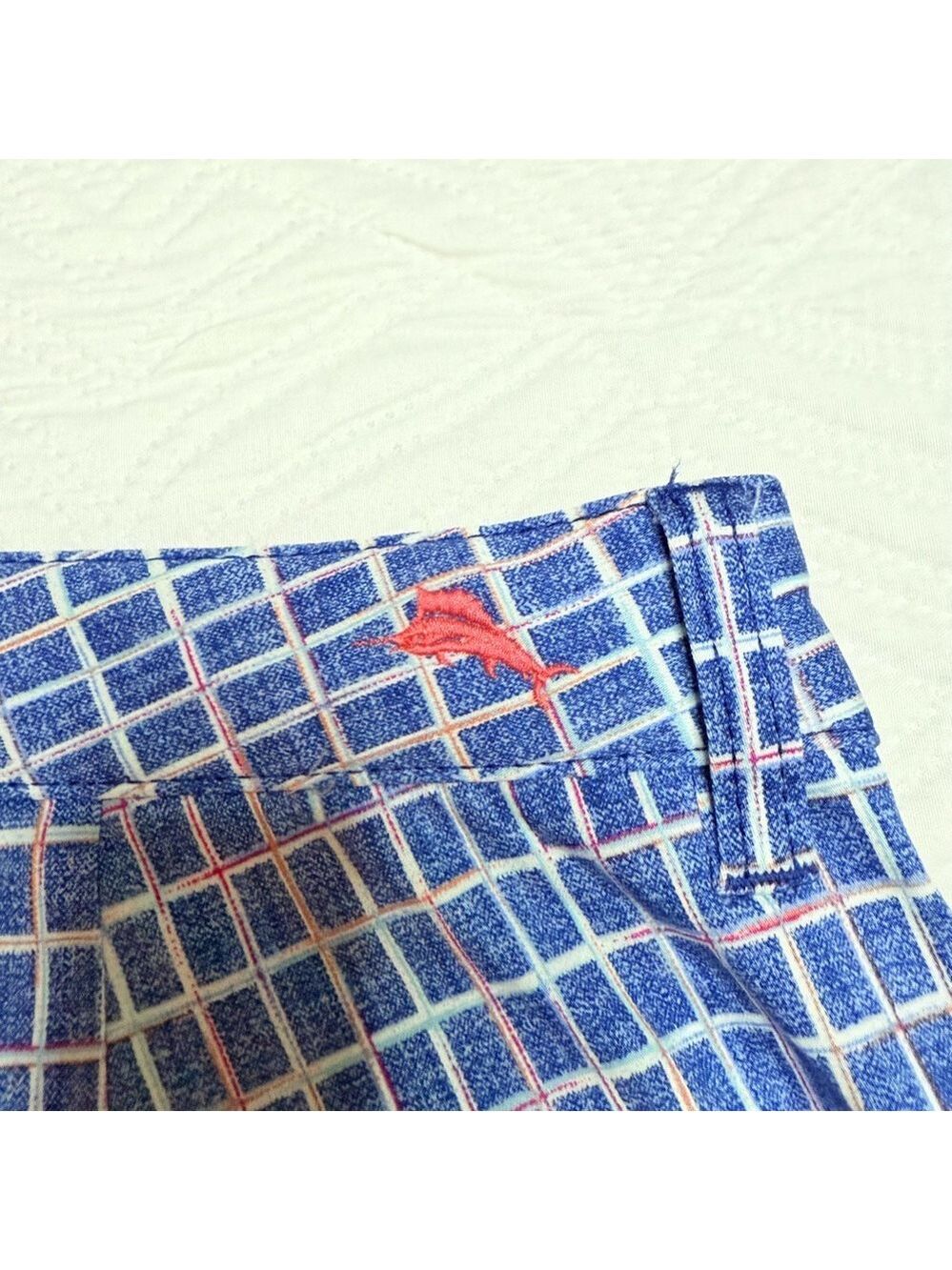 Tommy Bahama Men’s Multi Blue Checkered Shorts. Size 35 - Picture 3 of 6